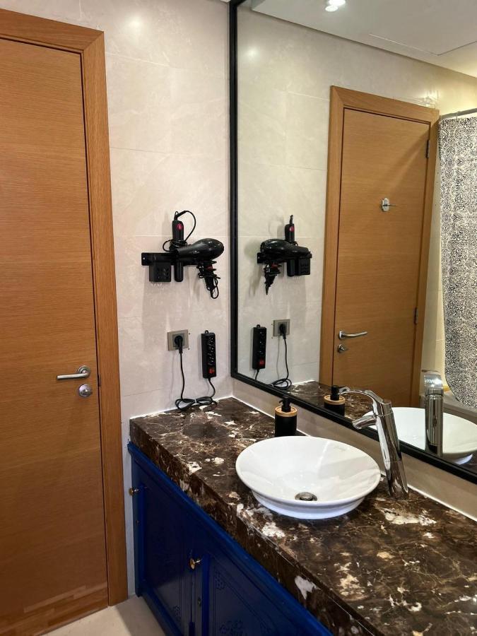 Dar Caïd Layadi Vizir Center Appartement Avec Solarium Et Acces Offert Au Parc De Loisirs מראה חיצוני תמונה